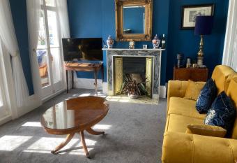 Paragon Home has Balcony rooms