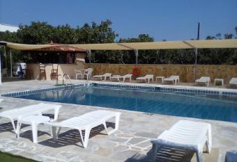 GOLDEN BEACH has Balcony rooms