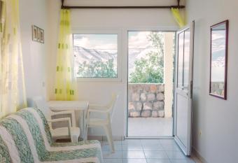 Peak Paradise Villa has Balcony rooms