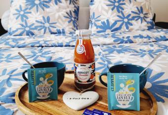 Studio Centre ville allows 18 year olds to book a room