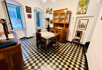 Suite Ca Mea 1450 - Sanremo allows 18 year olds to book a room