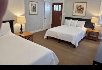 Ramada inn has Balcony rooms