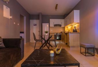 Sea Side Nest has Balcony rooms