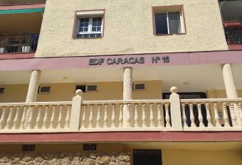 WoW Caracas cerca de la Carihuela allows 18 year olds to book a room