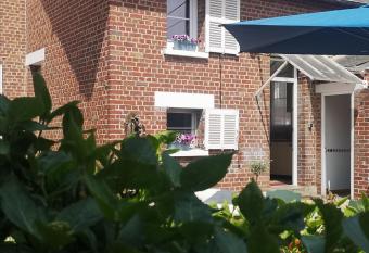 Le repos bien m  rit   has Balcony rooms