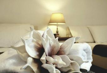 Sunrise cottage has Balcony rooms