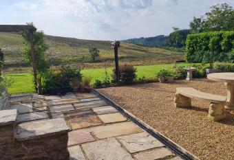 Cadshaw Country Views has Balcony rooms