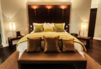 Sofitel Algiers Hamma Garden allows 18 year olds to book a room