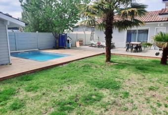 Maison entre Oc  an - Bassin d arcachon has Balcony rooms