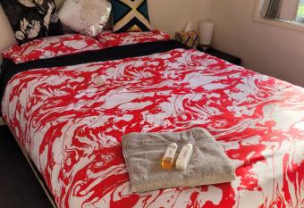 Micks Townhouse allows 18 year olds to book a room