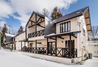 HOPETREE HAKUBA allows 18 year olds to book a room