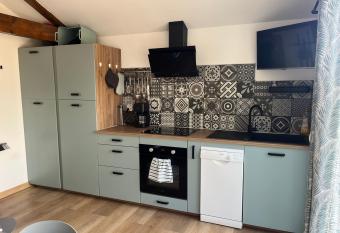 La landaise allows 18 year olds to book a room