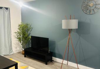 Hemel Apartments - Home Away allows 18 year olds to book a room