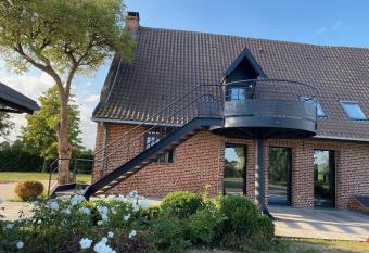 Le Grenier de Germain has Balcony rooms