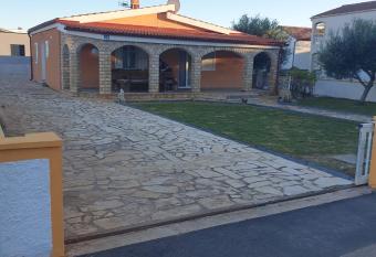 Studio I mali apartman has Balcony rooms