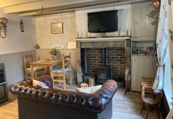 Willow Cottage allows 18 year olds to book a room