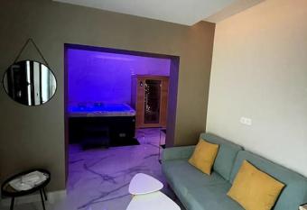 Initimy Spa allows 18 year olds to book a room