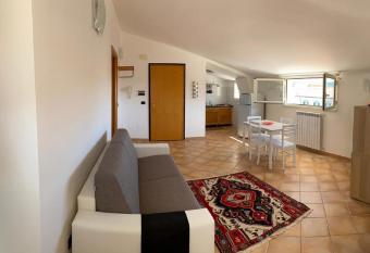 su da Lucy allows 18 year olds to book a room