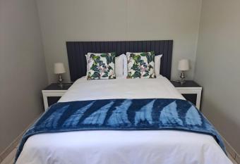 Happy Daze (Self catering) allows 18 year olds to book a room