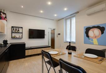 Old Town Pavia has Balcony rooms