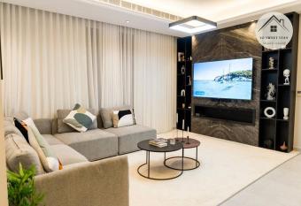 So sweet stay - 3BR apartment - with garden view -                                                                                           has rooms with a private hot tub