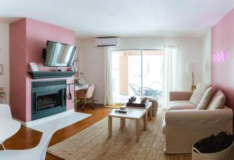 Cherry River - Cozy condo has Balcony rooms