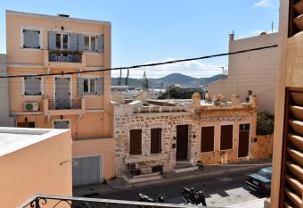 Siel Oneiro House has Balcony rooms