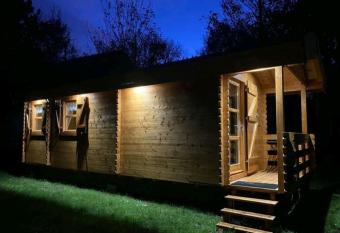 Roulotte la Boh  me est son Spa en Baie de Somme allows 18 year olds to book a room