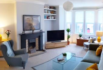 Townhouse Apartment Carlisle allows 18 year olds to book a room