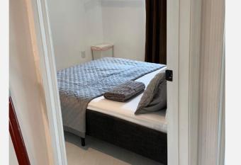 bedroom with sharing bathroom allows 18 year olds to book a room