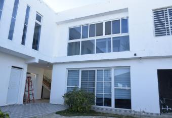 Se  or Carlo allows 18 year olds to book a room