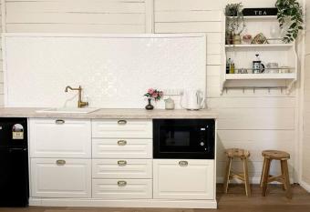 Taree CBD boutique apartment has Balcony rooms