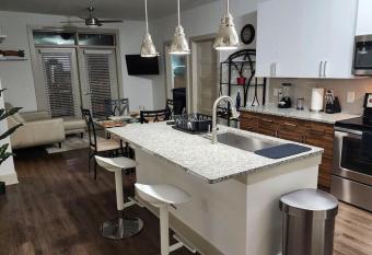 Luxury Apartment in Sugarloaf has Balcony rooms