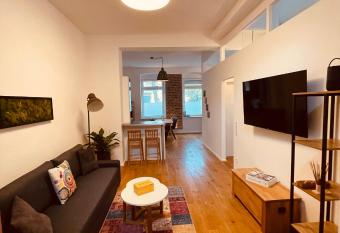 Deutzer Traumappartment has Balcony rooms