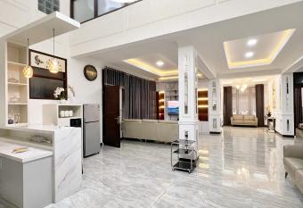 Wisma Selma Garuda has Balcony rooms