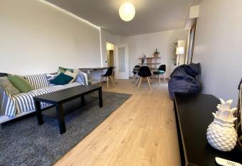 Vaste et lumineux T2 has Balcony rooms