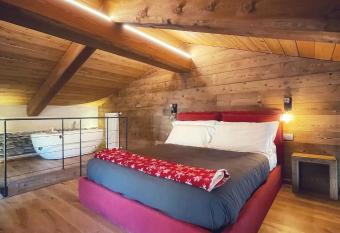 AMELU  LOCAZIONI TURISTICHE has Balcony rooms