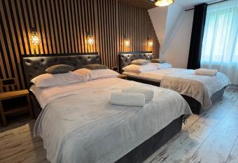 Ostoya Twoya has Balcony rooms