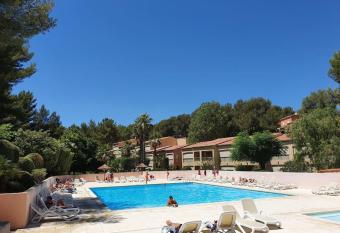 Appartement Familial dans R  sidence avec Piscine et Acc  s Plage    pied allows 18 year olds to book a room