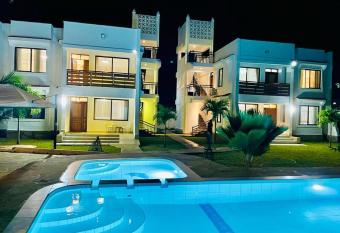 Luxurious Fully Furnished 1 bedroom Apartment, Diani has Balcony rooms