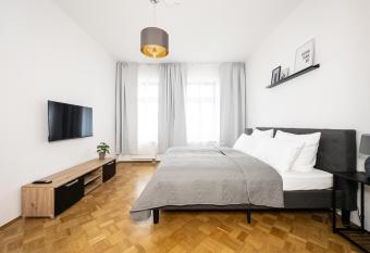 Moderne 3Zimmer Wohnung mit Netflix und Balkon has Balcony rooms