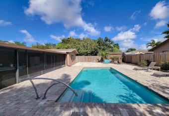 Pristine, Peaceful, Large Private Studio has Balcony rooms