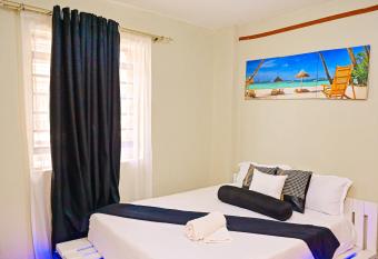 The cozy whitehouse has Balcony rooms