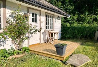 Idyllic small farm appartment has Balcony rooms