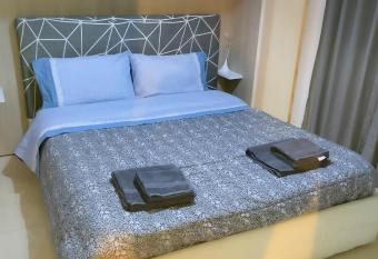 Messina Apartment allows 18 year olds to book a room