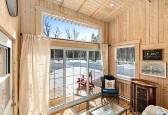 Cozy Cabin for Intimate Wilderness Escape allows 18 year olds to book a room