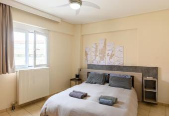 Central Apartments 2 with parking allows 18 year olds to book a room