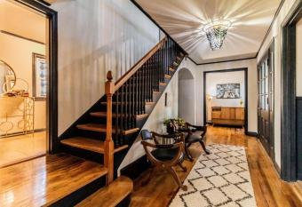 THE Lubbock Gathering House has Balcony rooms