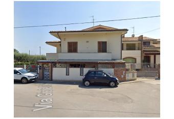 B&B CIVICO 101 has Balcony rooms