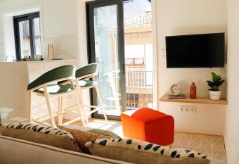 Fish Village Deluxe allows 18 year olds to book a room